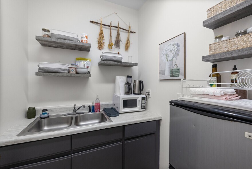 More Photos Of 833 Durham Rd, Wake Forest Medical For Lease
