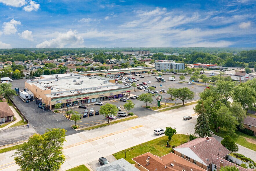 More Photos Of 17501-17559 S Kedzie Ave, Hazel Crest Unknown For Lease