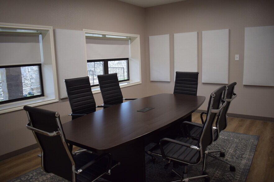 More Photos Of 14141 W Highway 290, Austin Warehouse For Lease