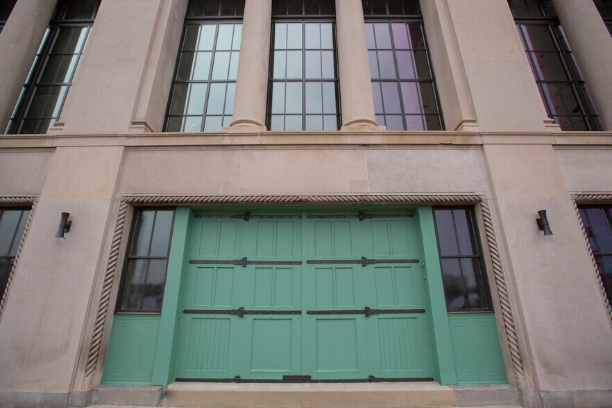 More Photos Of 6001 Cass Ave, Detroit Office For Lease
