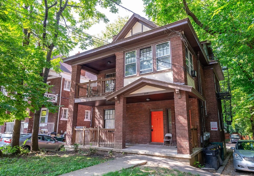 Primary Photo Of 811 S Fred Shuttlesworth Cir, Cincinnati Apartments For Sale