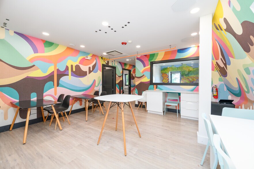More Photos Of 101 E River Rd, Rumson General Retail For Lease
