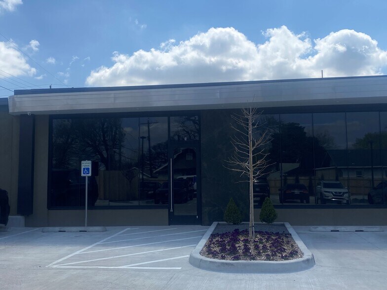 More Photos Of 1019 S Quincy Ave, Tulsa Storefront Retail Office For Lease