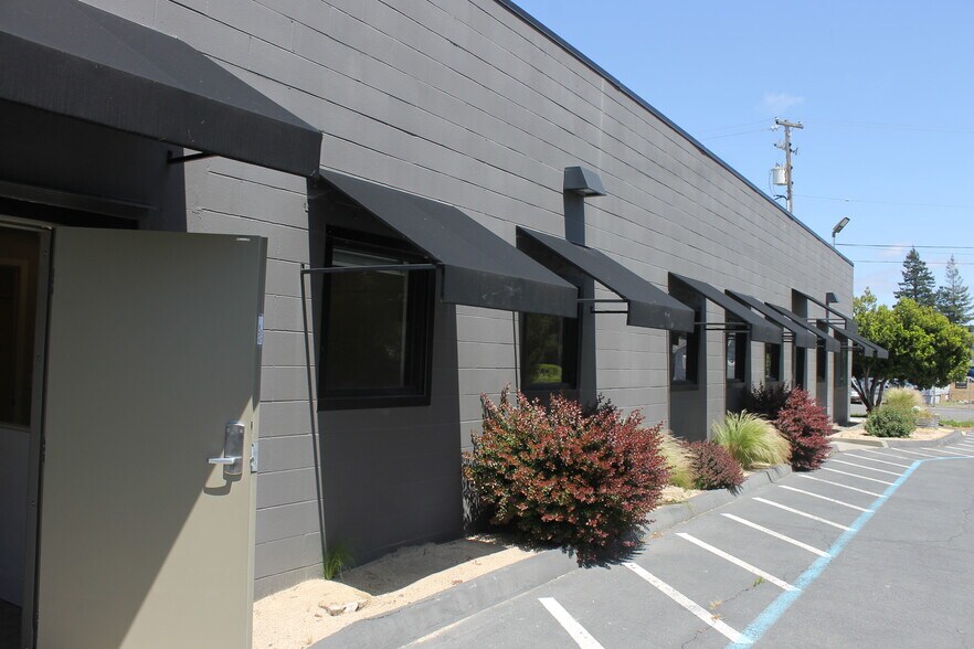 More Photos Of 497 Walnut St, Napa Office Residential For Lease