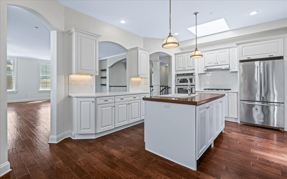 More Photos Of 1262 S 13th St, Omaha Storefront For Sale