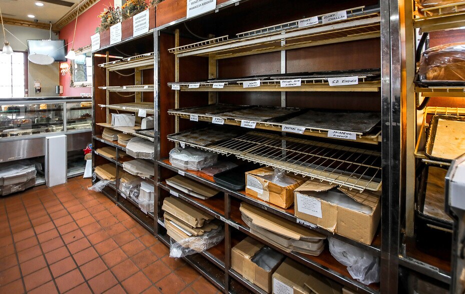 More Photos Of 9060 W Pico Blvd, Los Angeles Restaurant For Lease