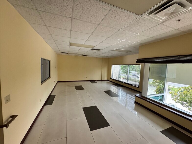 More Photos Of 4333 Silver Star Rd, Orlando Warehouse For Sale