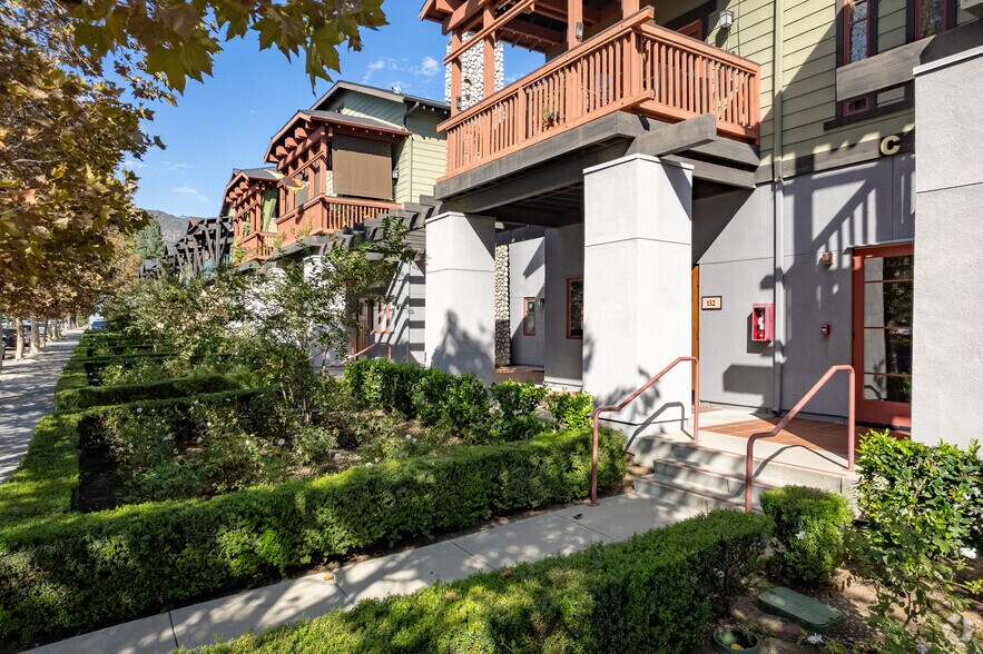 More Photos Of 132-134 N Vermont Ave, Glendora Apartments For Lease