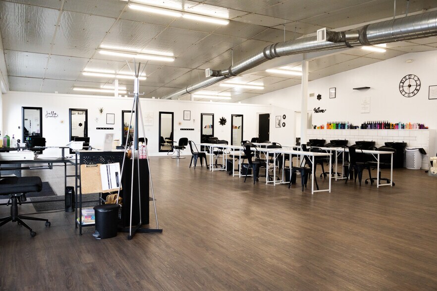 More Photos Of 630 E Main St, Vernal Storefront Retail Office For Lease