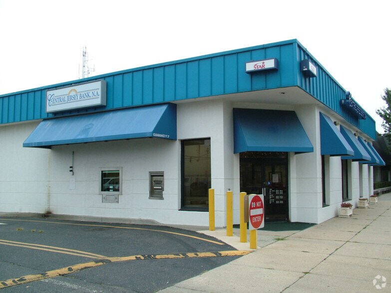 More Photos Of 611 Main St, Belmar General Retail For Lease