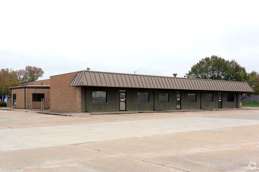 More Photos Of 3300 S Aspen Ave, Broken Arrow Medical For Sale