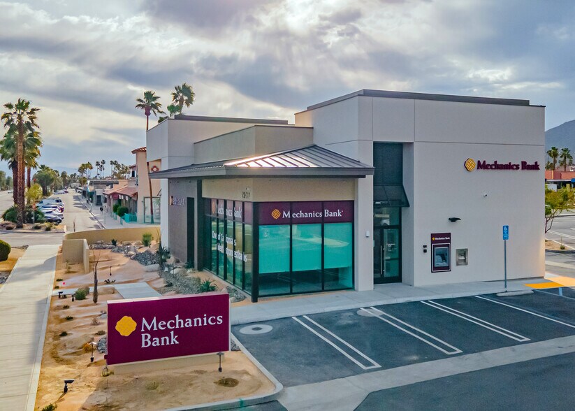More Photos Of 73583-73613 Hwy 111, Palm Desert Storefront For Lease
