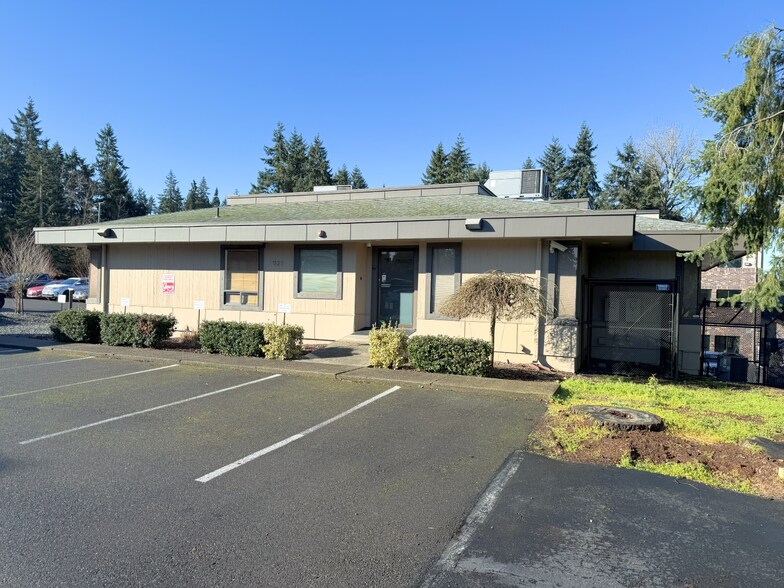 More Photos Of 921 40th Ave SW, Puyallup Medical For Sale