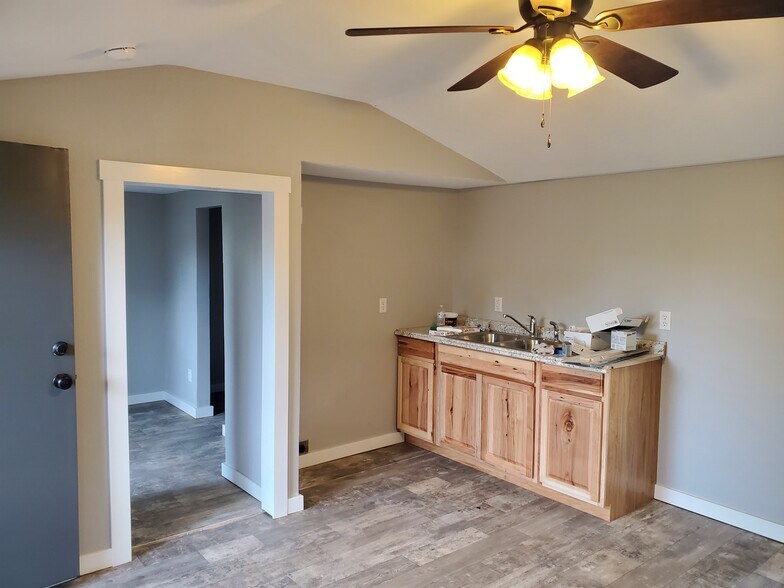 More Photos Of 86 Hillside Ave, Holiday Island Apartments For Sale