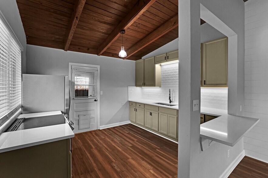 More Photos Of 1813 Seminole Rd, Atlantic Beach Multifamily For Sale