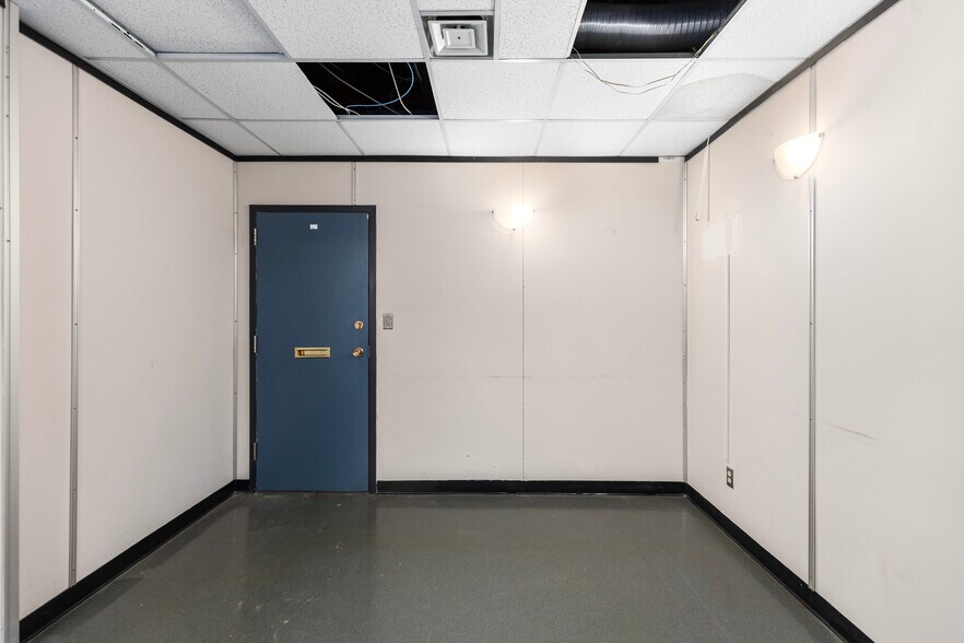 More Photos Of 212 Queen St E, Sault Ste. Marie Office For Lease