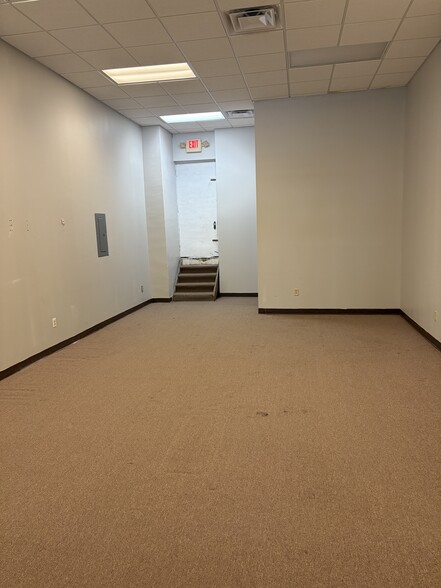 More Photos Of 736-740 Monmouth St, Newport Storefront Retail Residential For Lease