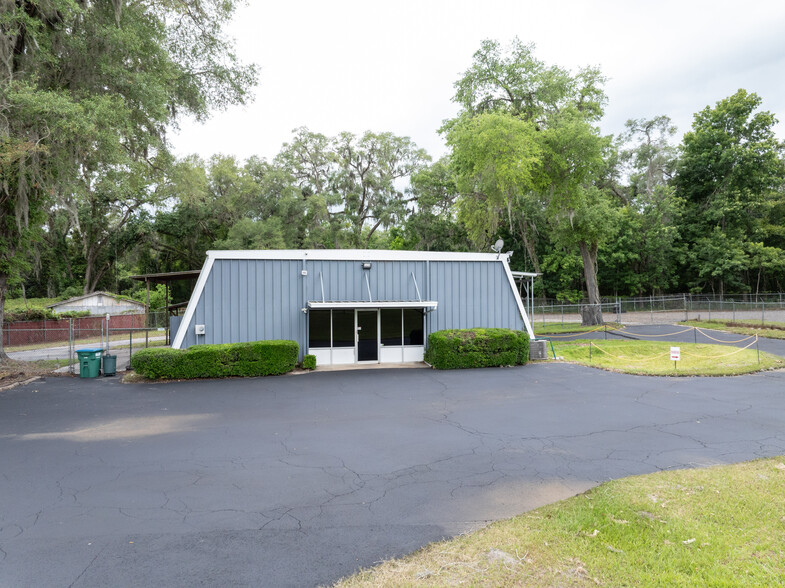 Primary Photo Of 2832 S Main Blvd, Lake City Auto Repair For Sale