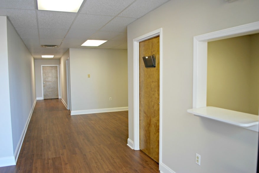 More Photos Of 120 Old Mill Rd, Greenville Unknown For Lease