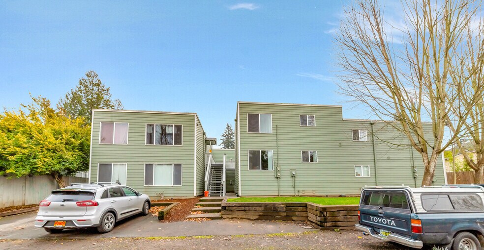 More Photos Of 8415 N Fessenden St, Portland Apartments For Sale