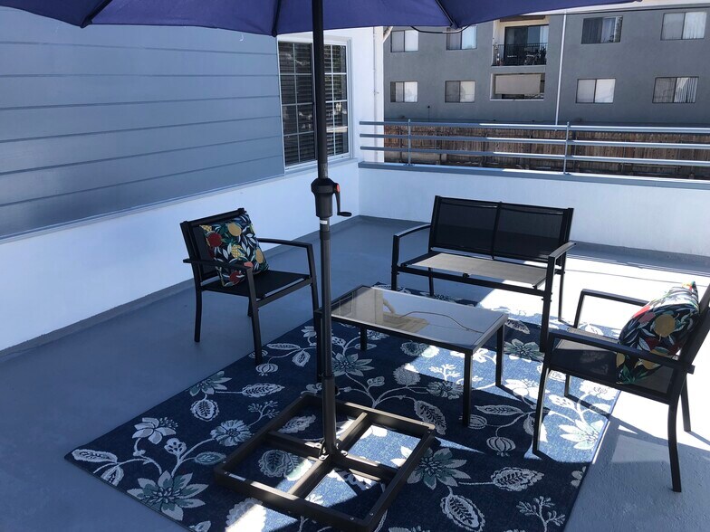 More Photos Of 10814-10818 Blix St, West Toluca Lake Apartments For Sale