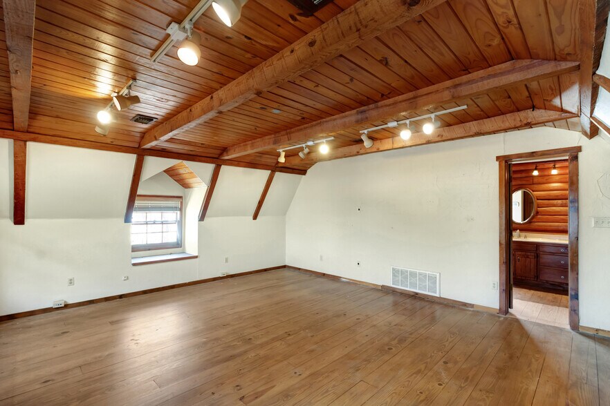 More Photos Of 100 Quest Ct, Keller Office For Sale