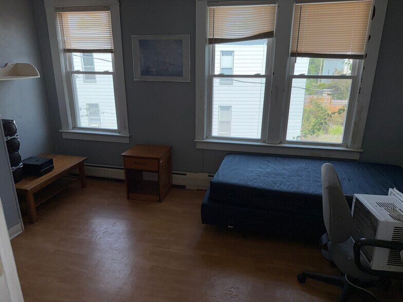 More Photos Of 57-59 Sharp St, Haverstraw Office For Sale