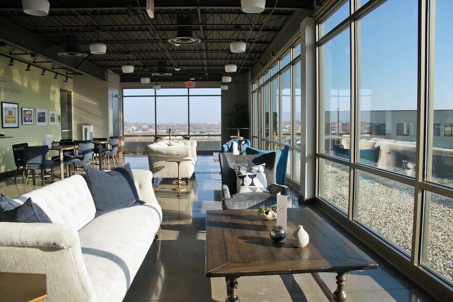 More Photos Of 1037 W McKinley Ave, Milwaukee Loft Creative Space For Lease