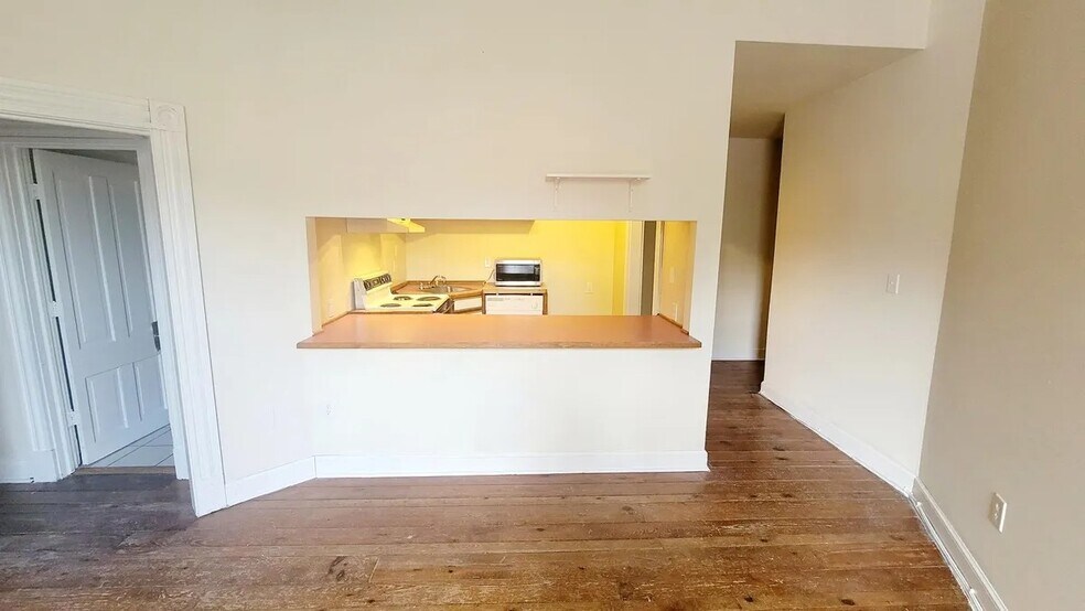 More Photos Of 100 W Broad St, Richmond Storefront Retail Residential For Sale