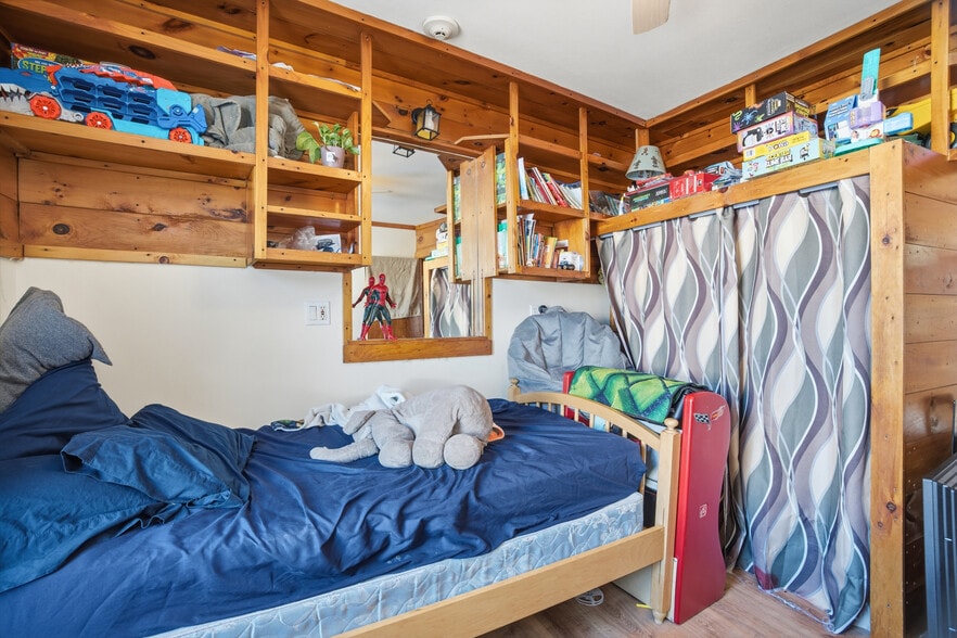 More Photos Of 130 Water St, Warren Apartments For Sale