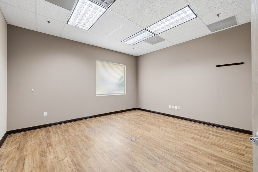 More Photos Of 2101 S Cynthia St, McAllen Medical For Sale