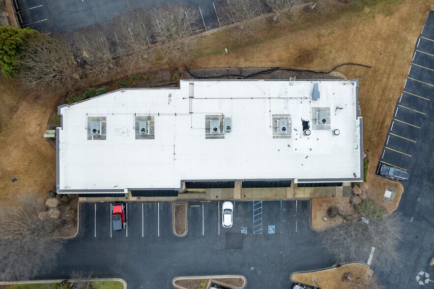 More Photos Of 3710-3714 Pelham Rd, Greenville General Retail For Lease