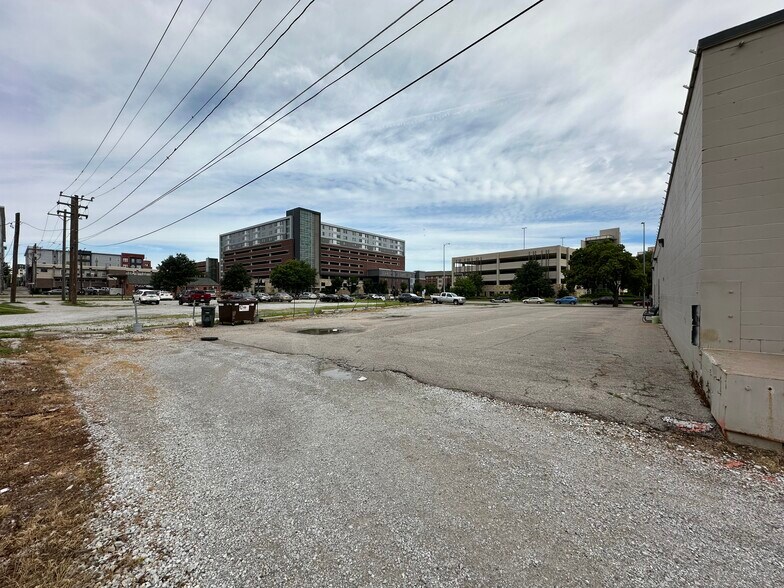 More Photos Of 1935 Q St, Lincoln Freestanding For Sale