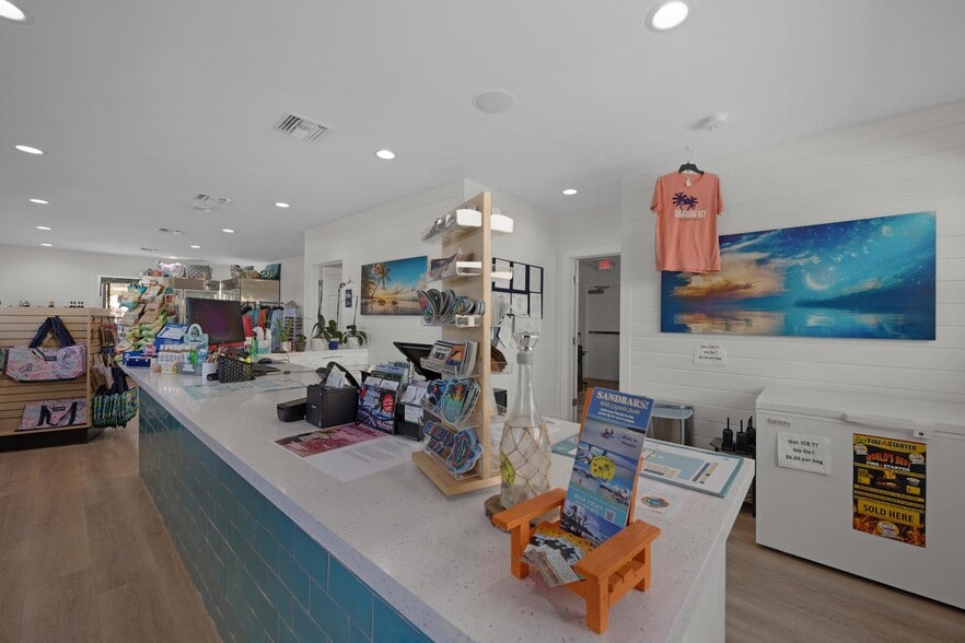 More Photos Of 19950-19980 Overseas Hwy, Sugarloaf Key Office For Sale