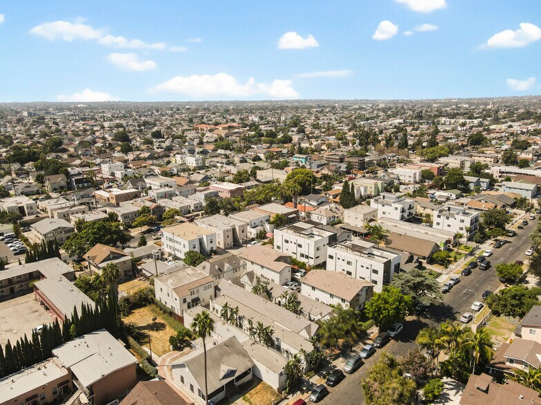 More Photos Of 526-534 W 47th St, Los Angeles Apartments For Sale