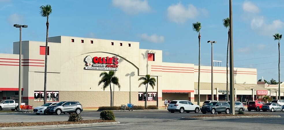 More Photos Of 5165-5261 33rd St E, Bradenton Storefront For Sale