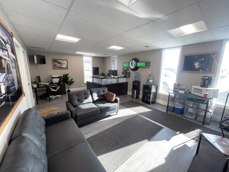 More Photos Of 10720 209th St, Edmonton Service For Sale