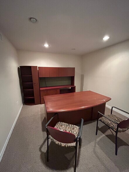 More Photos Of 3903 Industry Blvd, Lakeland Warehouse For Lease