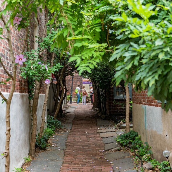 More Photos Of 32-34 S Strawberry St, Philadelphia Apartments For Lease