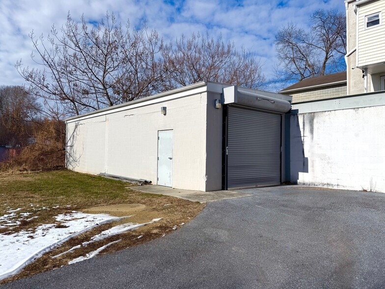More Photos Of 624 S Prince St, Lancaster Flex For Sale