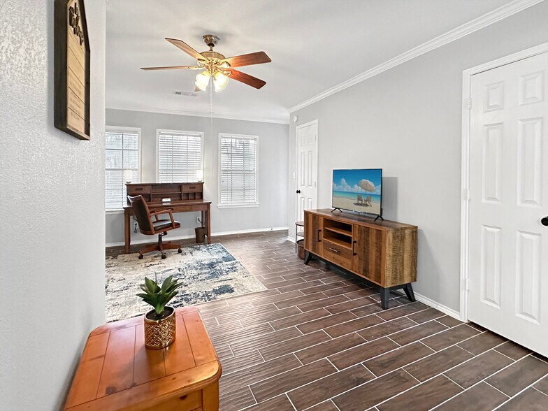 More Photos Of 503 S Arizona Dr, Celina Loft Creative Space For Lease