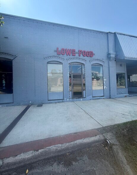 More Photos Of 110 Lowe St, Fort Valley General Retail For Sale