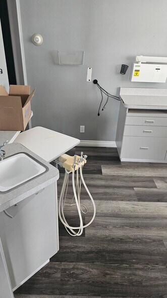 More Photos Of 3505 E Harmon Ave, Las Vegas Medical For Lease