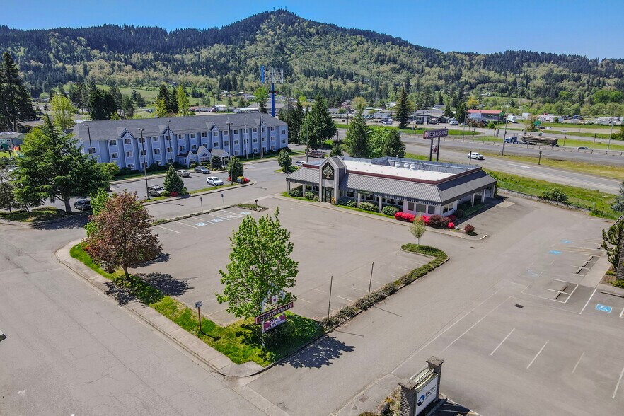 More Photos Of 125 Ponderosa Dr, Sutherlin Restaurant For Sale