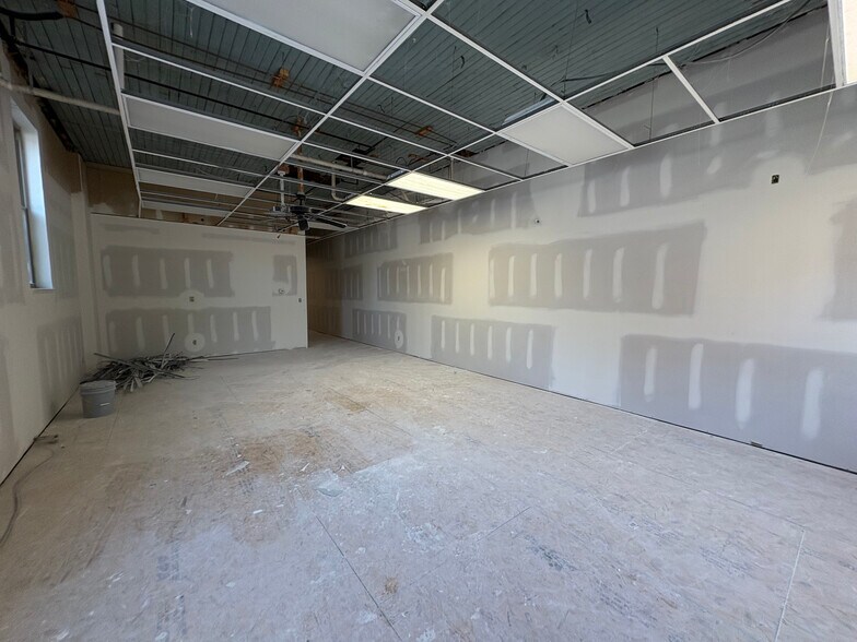 More Photos Of 1641 E Michigan St, Indianapolis Storefront For Lease