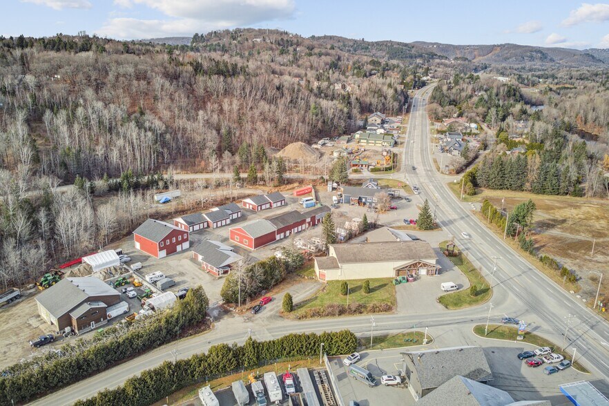 More Photos Of 1550-1560 Rue Michelin, Laval Self Storage For Sale