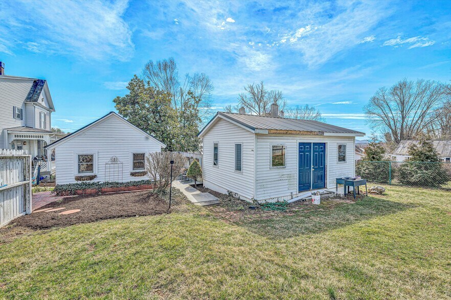 More Photos Of 185 Claiborne Ave, Rocky Mount Hospitality For Sale