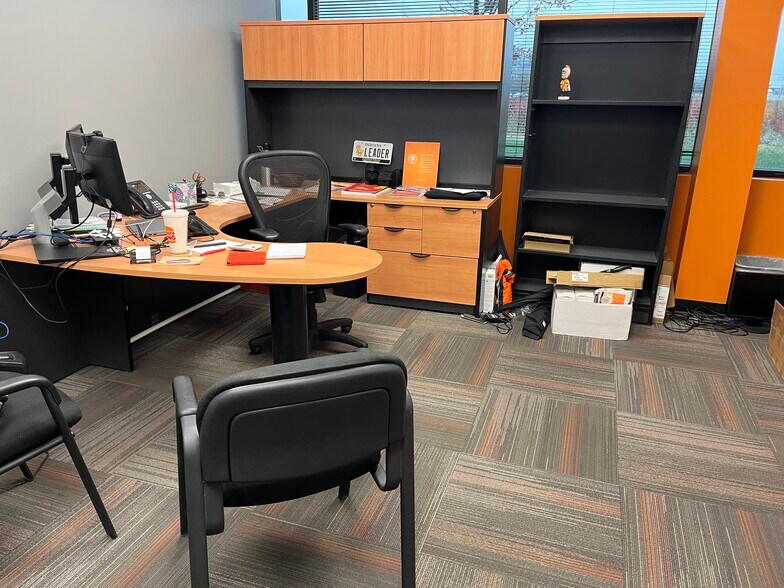 More Photos Of 10765 Lantern Rd, Fishers Office For Lease