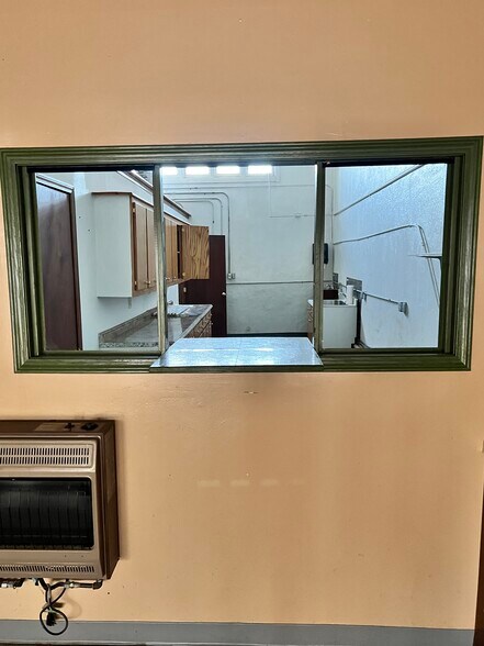 More Photos Of 317 S Main St, Lindsay General Retail For Sale