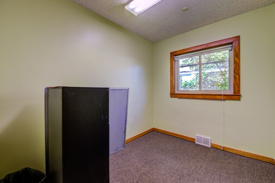 More Photos Of 800 N 42nd Ave, Minneapolis Medical For Lease